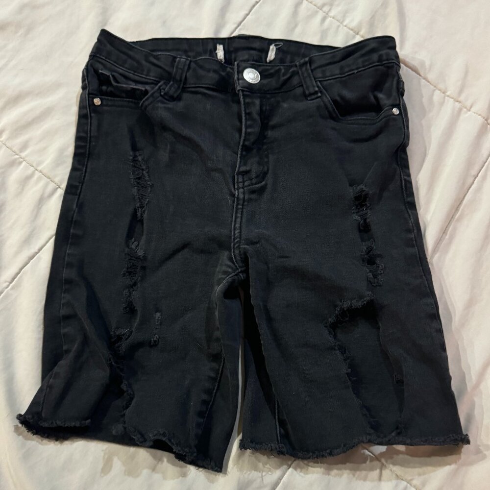 I&M Jeans Black Stretch Denim Distressed Jean Caprie Long Shorts Womans sz Small